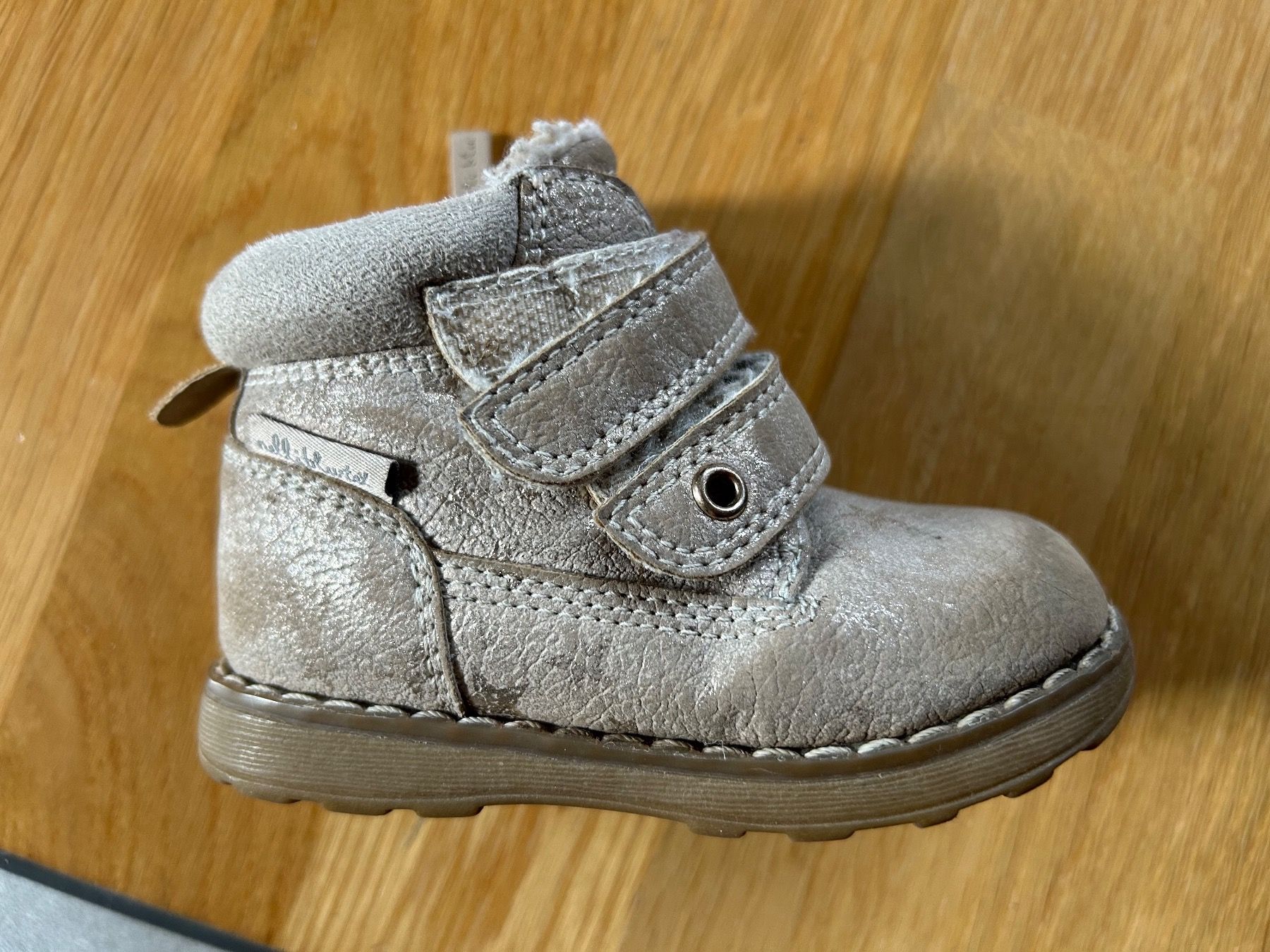 Schuhe für Mädchen: Schuh – Gebraucht aus Wengen von AnisWoe95 1