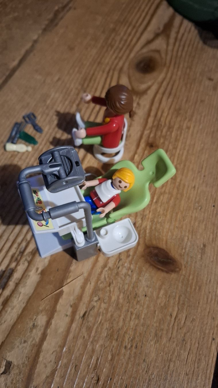 Playmobil Giocattoli: Playmobil Zahnarzt-Set – Usato da Ebnat-Kappel venduto da Aibur 1