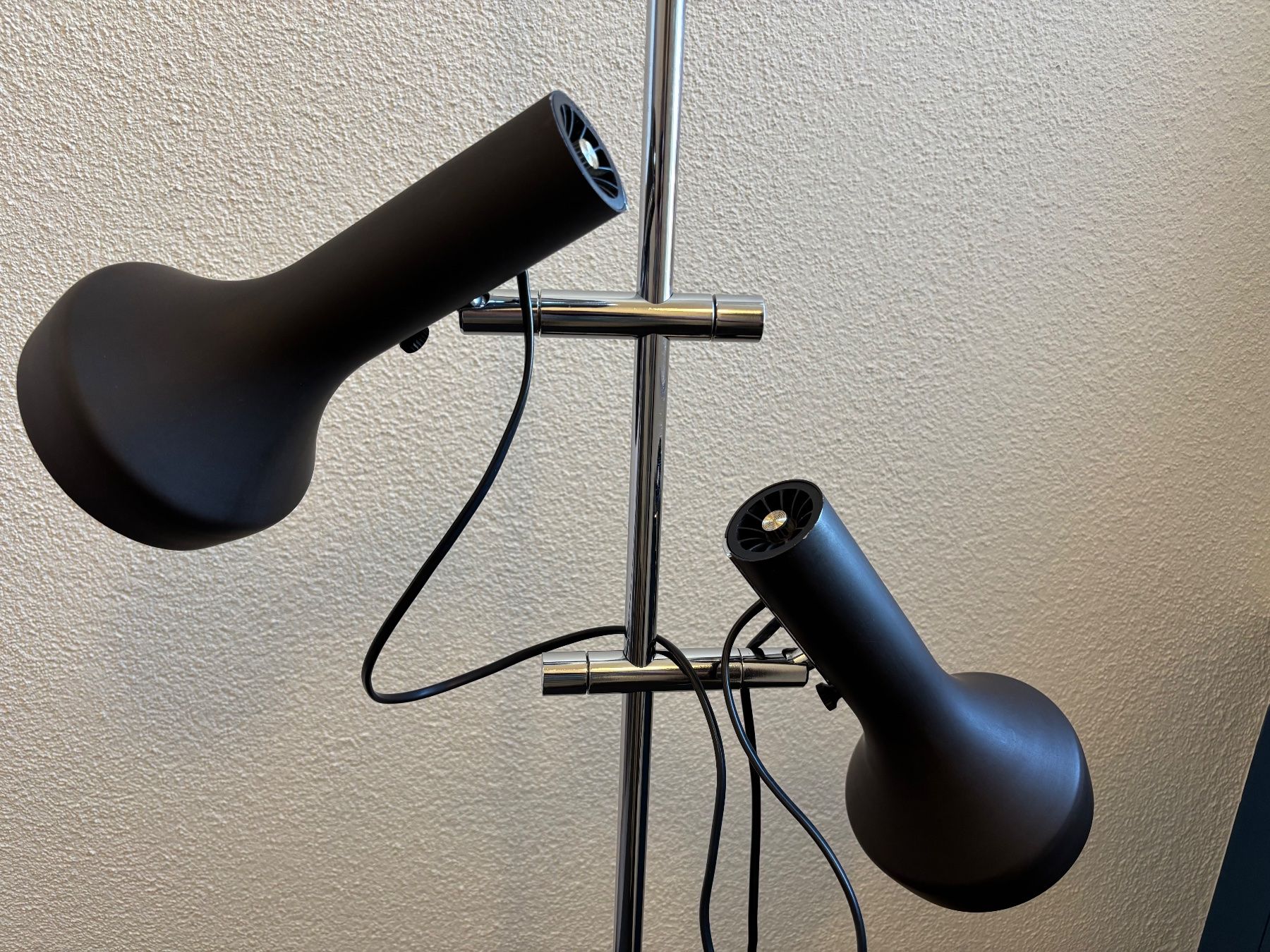 Lampade: Alte Spotlampe sign. Omi Designklassiker – Usato da rotkreuz venduto da baudisch 2