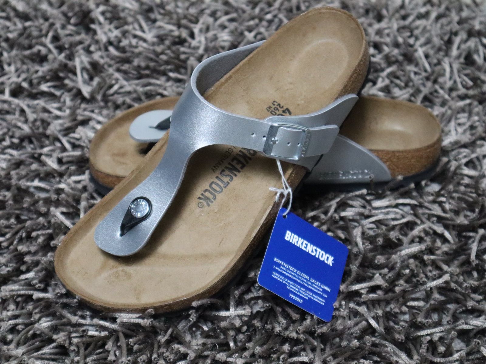 Birkenstock Scarpe da donna: Birkenstock, Gizeh, Gr. 40, silber, NEU – Nuovo e nell'imballaggio originale da Wattwil venduto da glueck 1