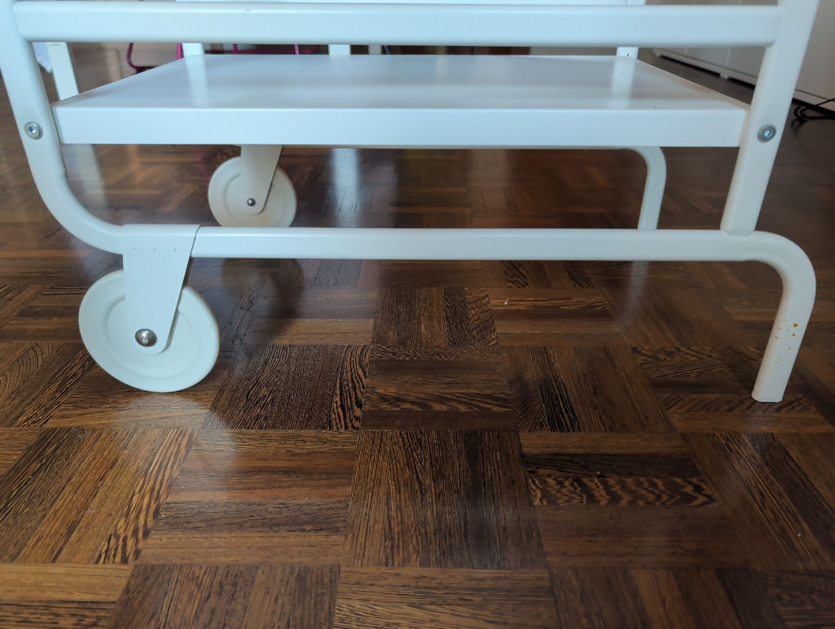 Ikea Banconi: Metal shelf white three levels – Usato da Zug venduto da Gmask 2