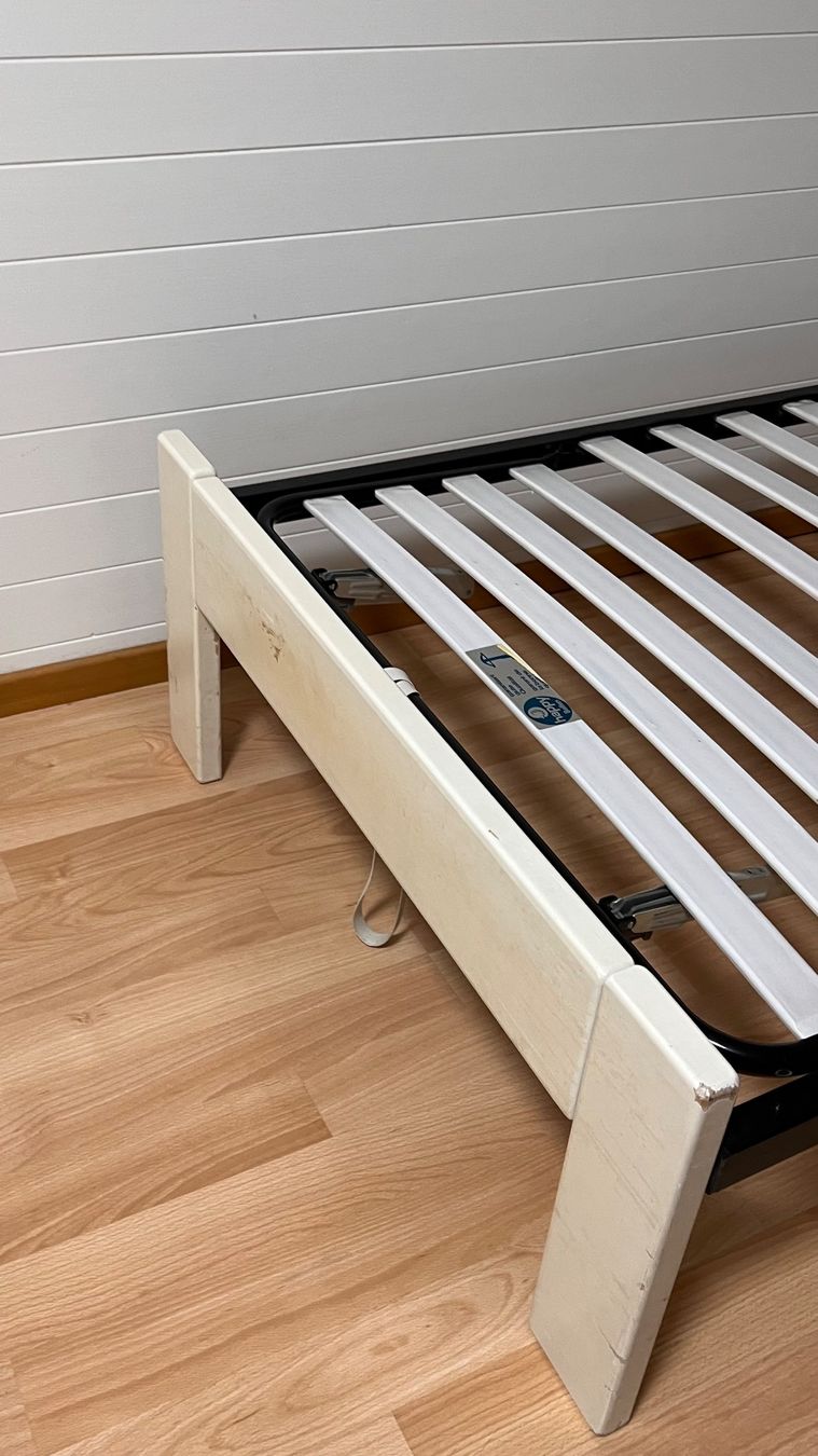 Letti: Bett mit Lattenrost – Usato da Humlikon venduto da tut_7byt 2