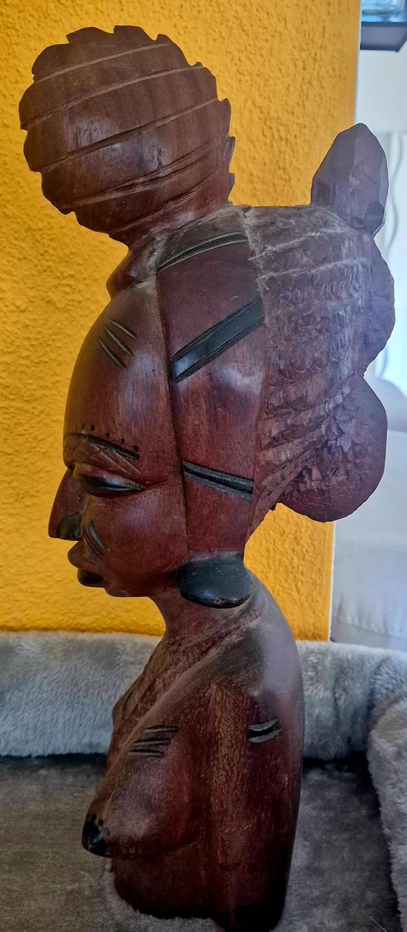 Statuette: afrikanische Holzbüste – Usato da Winterthur venduto da Nalunina