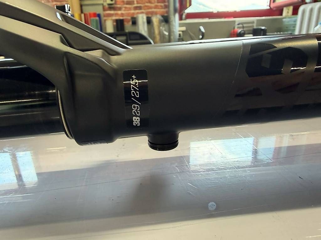 Fox Pièces détachées: Fox 38 Float Performance GRIP E-Optimised Boost  29" – Neuf (Voir description) à Untervaz par Clambu 3