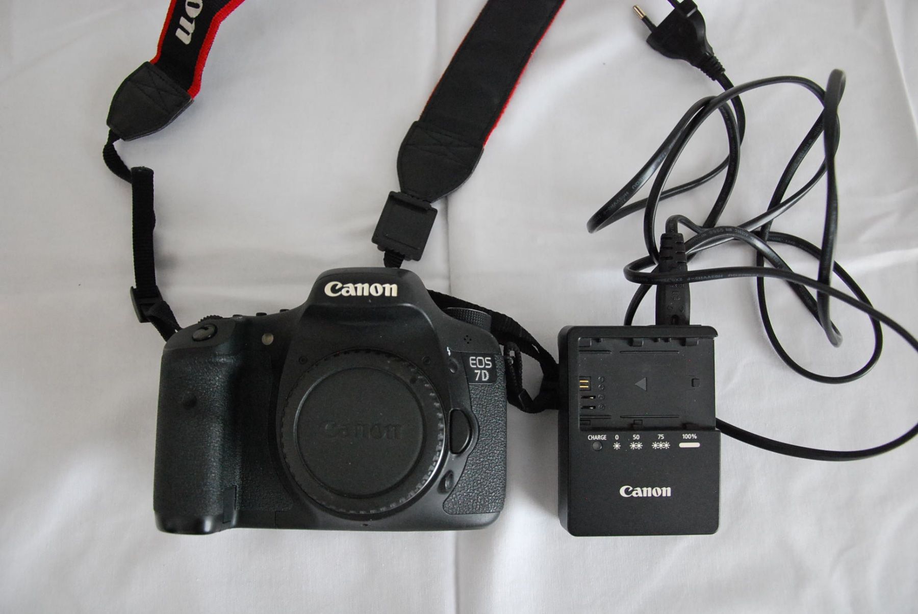 Canon Fotocamera: Canon EOS 7 Body+ Akku/Ladegerät – Usato da Biel/Bienne venduto da Mauler03
