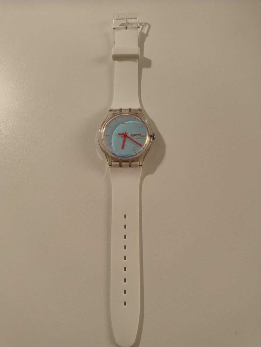 Swatch Orologi: Swatch 43mm weiss mit hellblauem Zifferblatt – Usato da Hinterkappelen venduto da sonicbits 1