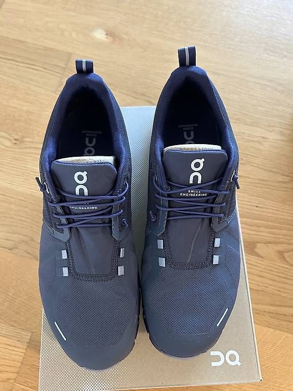 On Chaussures hommes: On Cloud 5 Waterproof Ink Gr. 45 – D'occasion à Wädenswil par NUK12