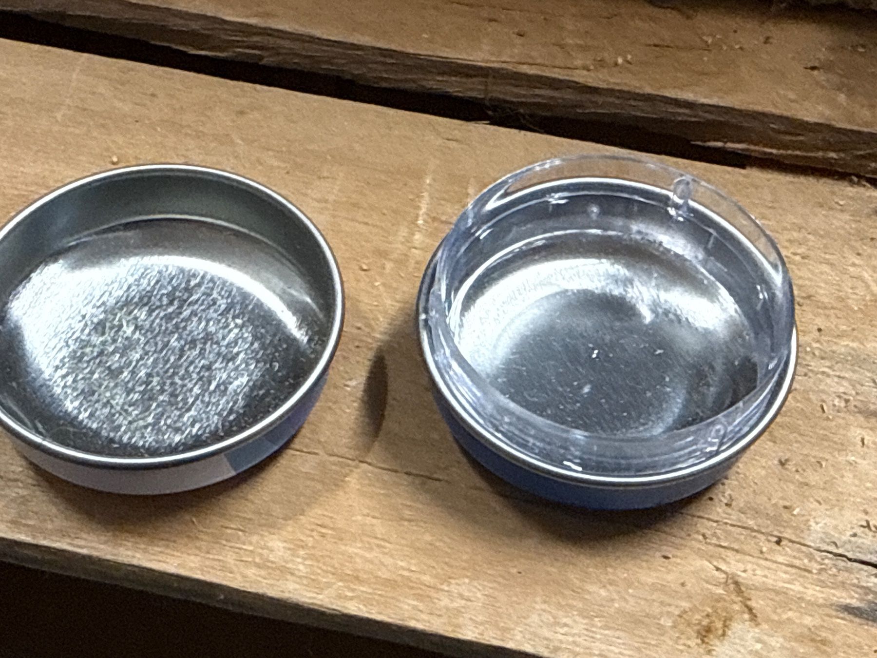 Behälter & Ähnliches: kleine Pillendose – Gebraucht aus Amriswil von used2use 1