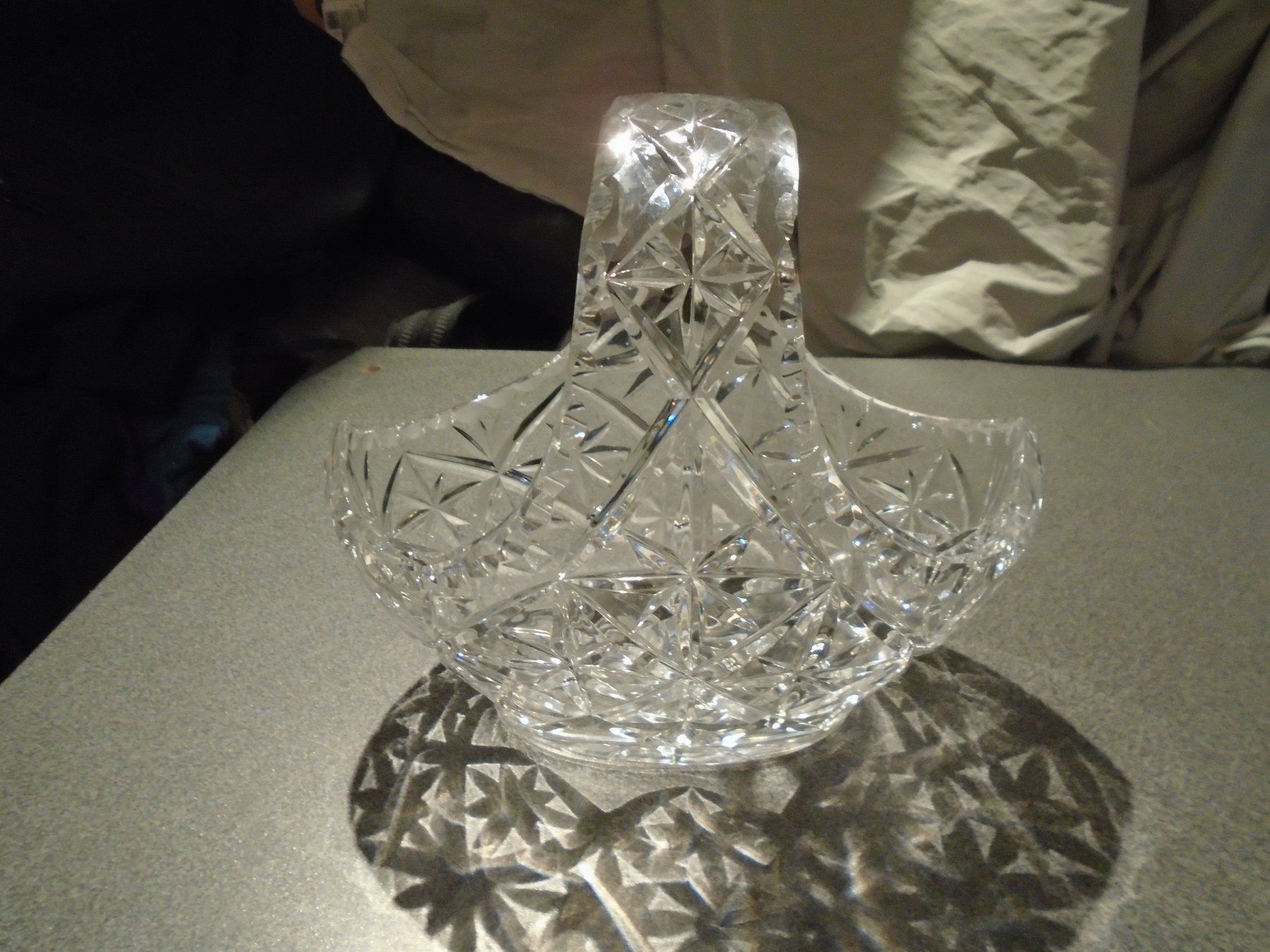 Alle Dekorationen: Korb aus Glas, verziert – Gebraucht aus Zürich von abraxas1291 1
