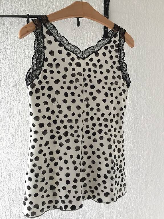 Top: Marc Cain Top – Usato da Meisterschwanden venduto da xX3000Xx 1
