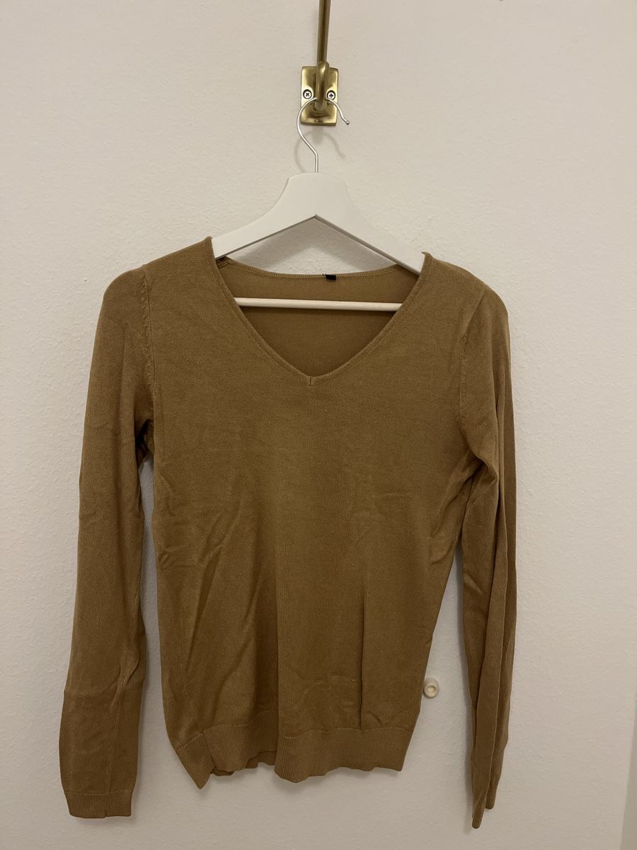 Lotti di vestiti: 4-er Pack feine Pullover – Usato da Luzern venduto da SonjaBucher