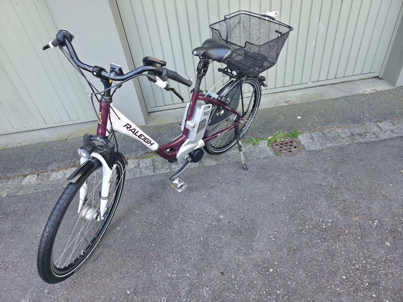 Raleigh Biciclette: E-velo Raleigh in neuzustand – Nuovo (secondo la descrizione) da Strengelbach venduto da tenyiedina