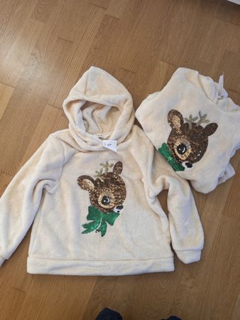 1 oder 2 Mädchen Pullover 122/128