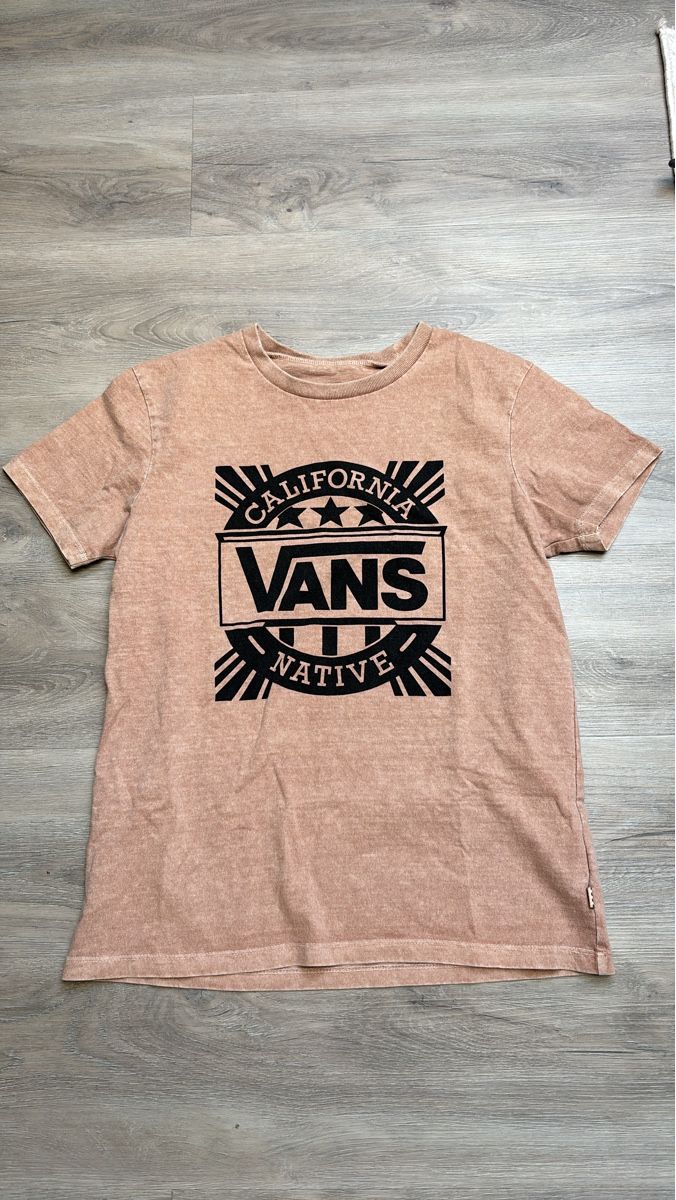 Vans T-shirt: T-shirt Vans – Usato da Courfaivre venduto da ame_d67y