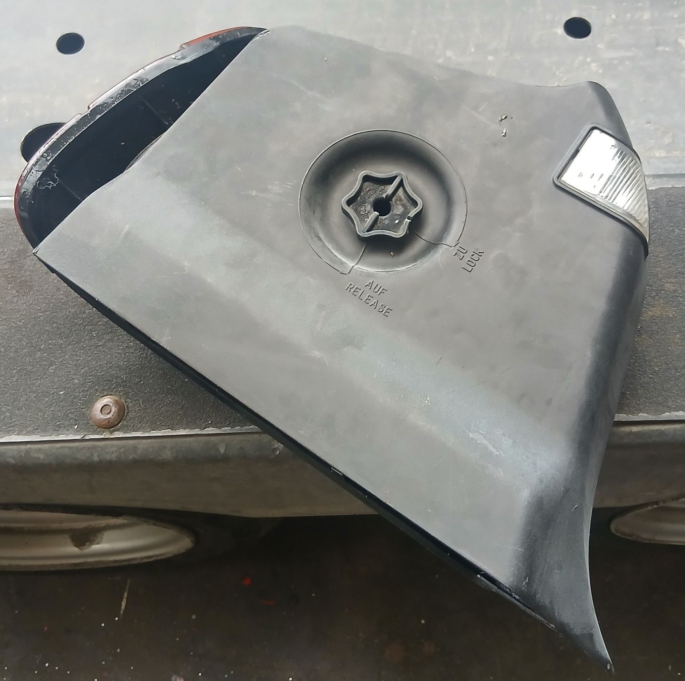 BMW Fari: Feu arrière droit BMW E36 316 Compact  – Usato da la heutte venduto da Auto-stock 2