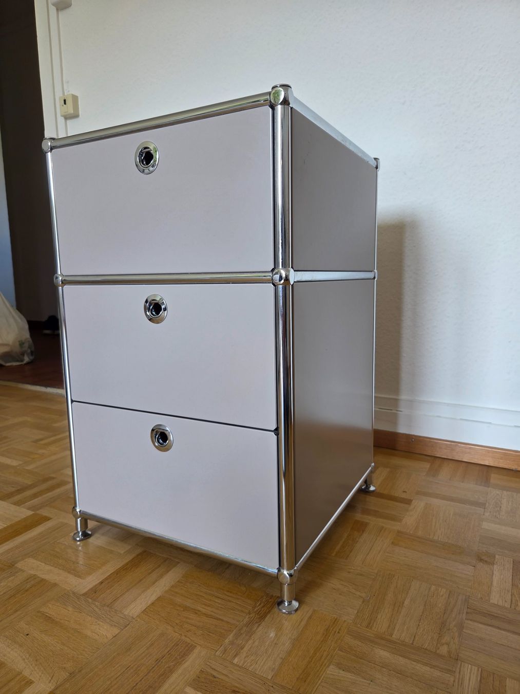 Flexcube Cassettiere: FLEXCUBE Korpus 40x40cm, 62cm hoch, Taupe – Usato da Zürich venduto da Hawaii24 1
