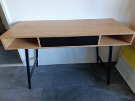 Schreibtisch mit Schublade