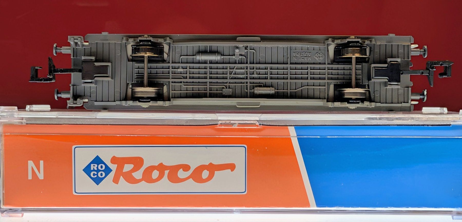 Roco Modelleisenbahnen: Spur N "Jelmoli" Güterwagen von Roco – Gebraucht aus Reinach BL von angus74 4