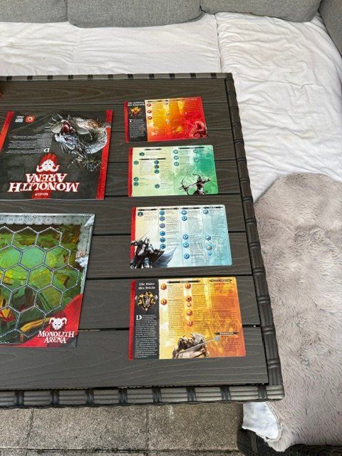 Pegasus Spiele Giochi: Brettsoiel Monolith Arerna – Usato da Basel venduto da Dylan1994 1