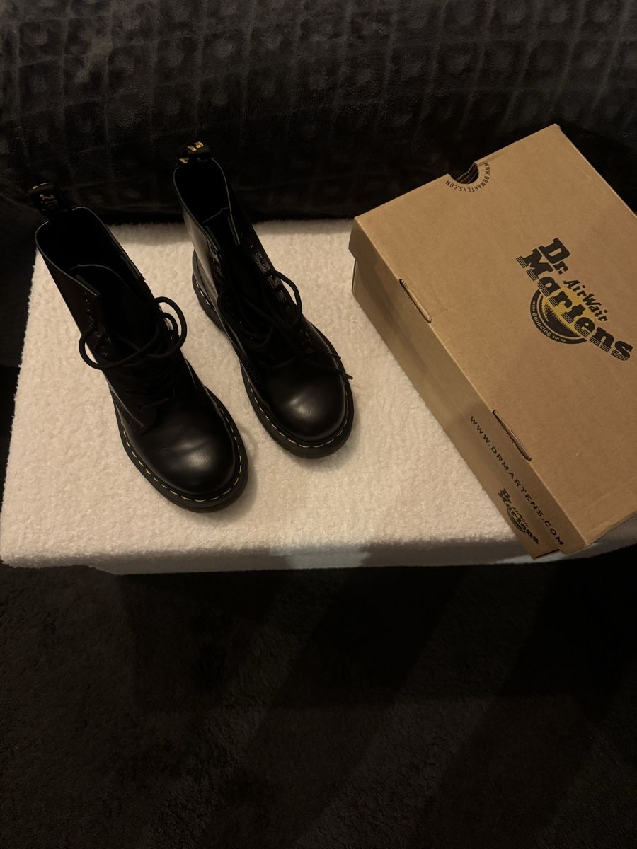 Scarpe da uomo: Dr. Martens 1460 taille 36 – Nuovo (secondo la descrizione) da Cossonay-Ville venduto da hel_nyv6 2