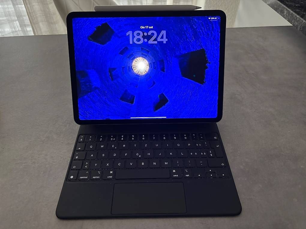 Tablet PC: Apple iPad 95%+ Keyboard + Pencil – Usato da Caslano venduto da enr_jwj9