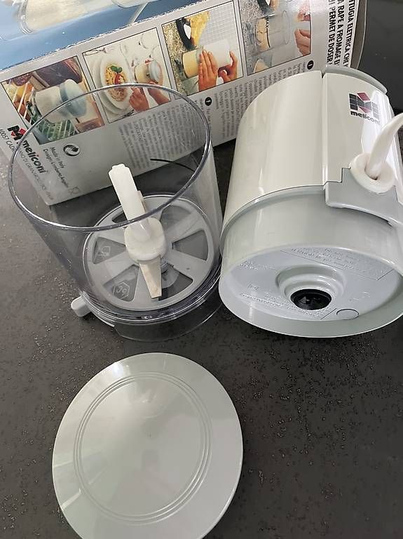 Appareils de cuisine: Käsereibe Elektrisch  – D'occasion à ossingen par franco057 2