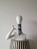 Oberkörper-Mannequin mit Kopf und Arm – handbemaltes Halsmot