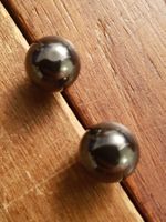 Ohrstecker Kugeln hämatit-farben