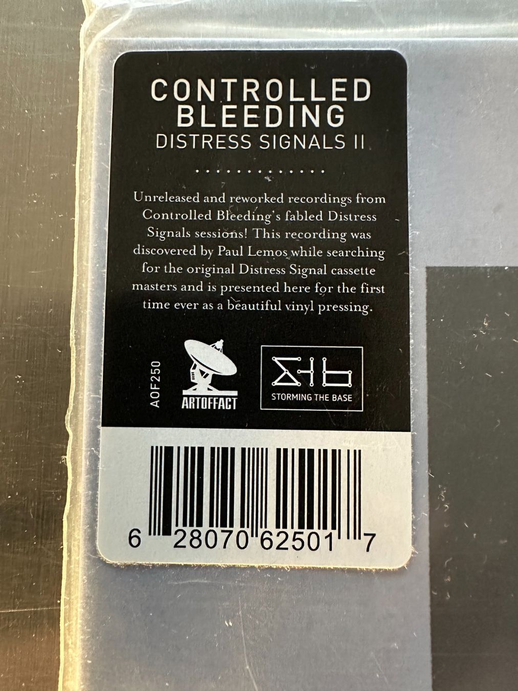 Dischi in vinile: CONTROLLED BLEEDING LP DISTRESS SIGNALS II - INDUSTRIAL – Nuovo (secondo la descrizione) da Sion venduto da jaipur1401 5