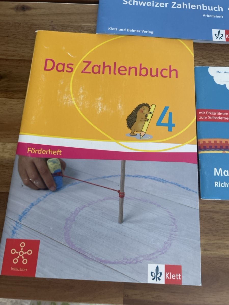 Libri: Schweizer Zahlenbuch 4 - Förderheft und Arbeitsheft, Klasse  – Usato da Burgdorf venduto da bunny32 2