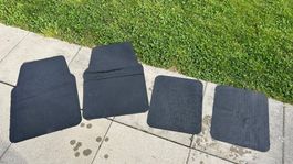 Tapis de voiture en caoutchouc, idéal pour la saison !