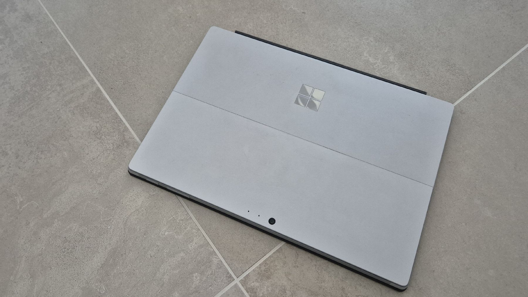Microsoft Tablet PC: Surface Pro 6 inkl Tastatur, Stift und Dock!!! – Usato da Zürich venduto da Lx 1
