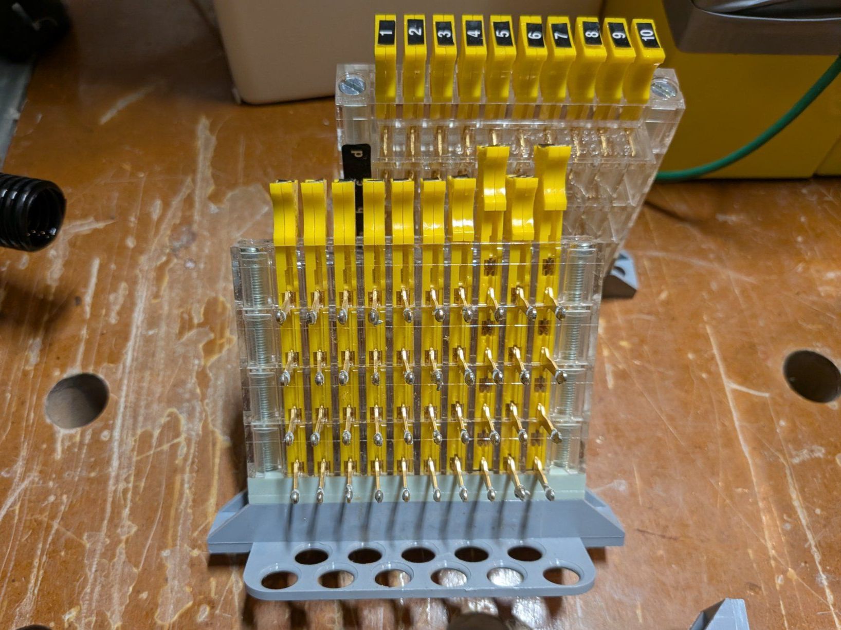 Componenti elettronici: Lot de 5 borniers Symo Electronic AG - Cham – Usato da Cernier venduto da Poussetofiol 3