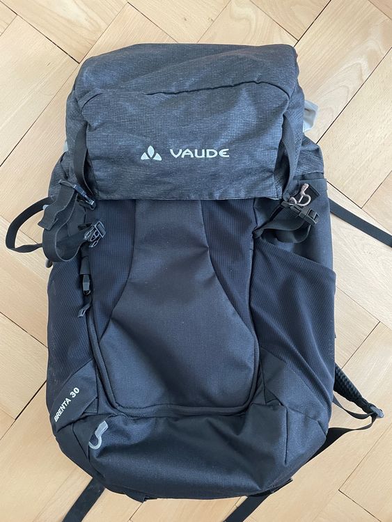 VAUDE Brenta 30 Backpack – 30L Hiking Pack, Breathable, Rain Cover, Eco-Friendly
