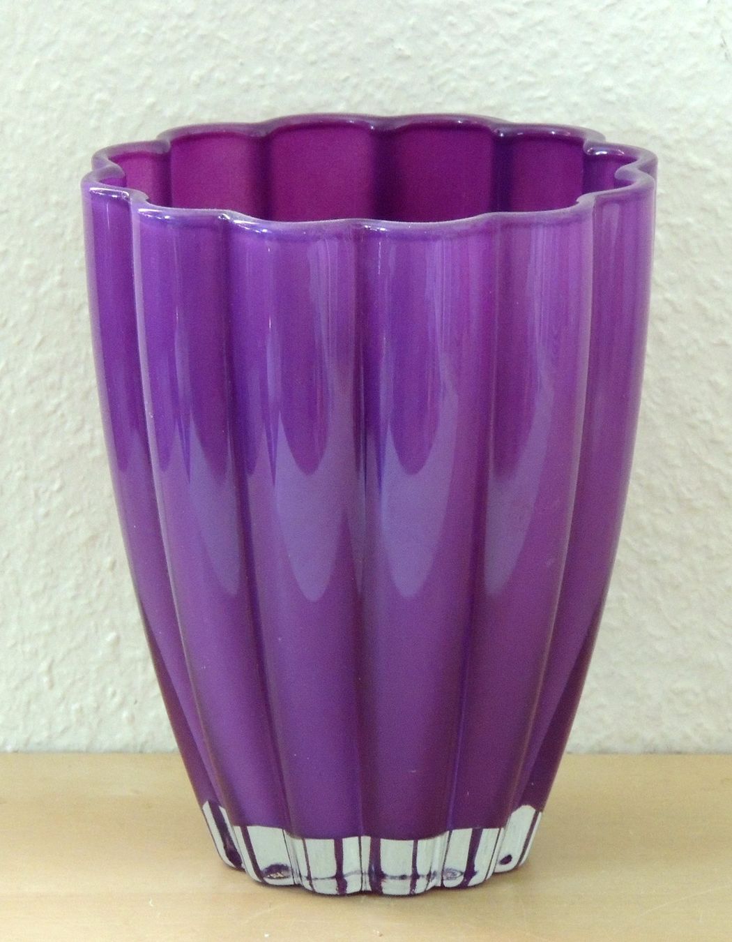 Vasi & Recipienti: Vase cannelé en verre violet – Usato da La Chaux-de-Fonds venduto da ben2300 2