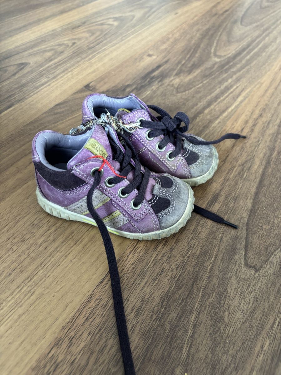 Ecco Scarpe per ragazze: Ecco  Lauflernschuh Gr.20 – Usato da Büsserach venduto da Zimtstaernli19