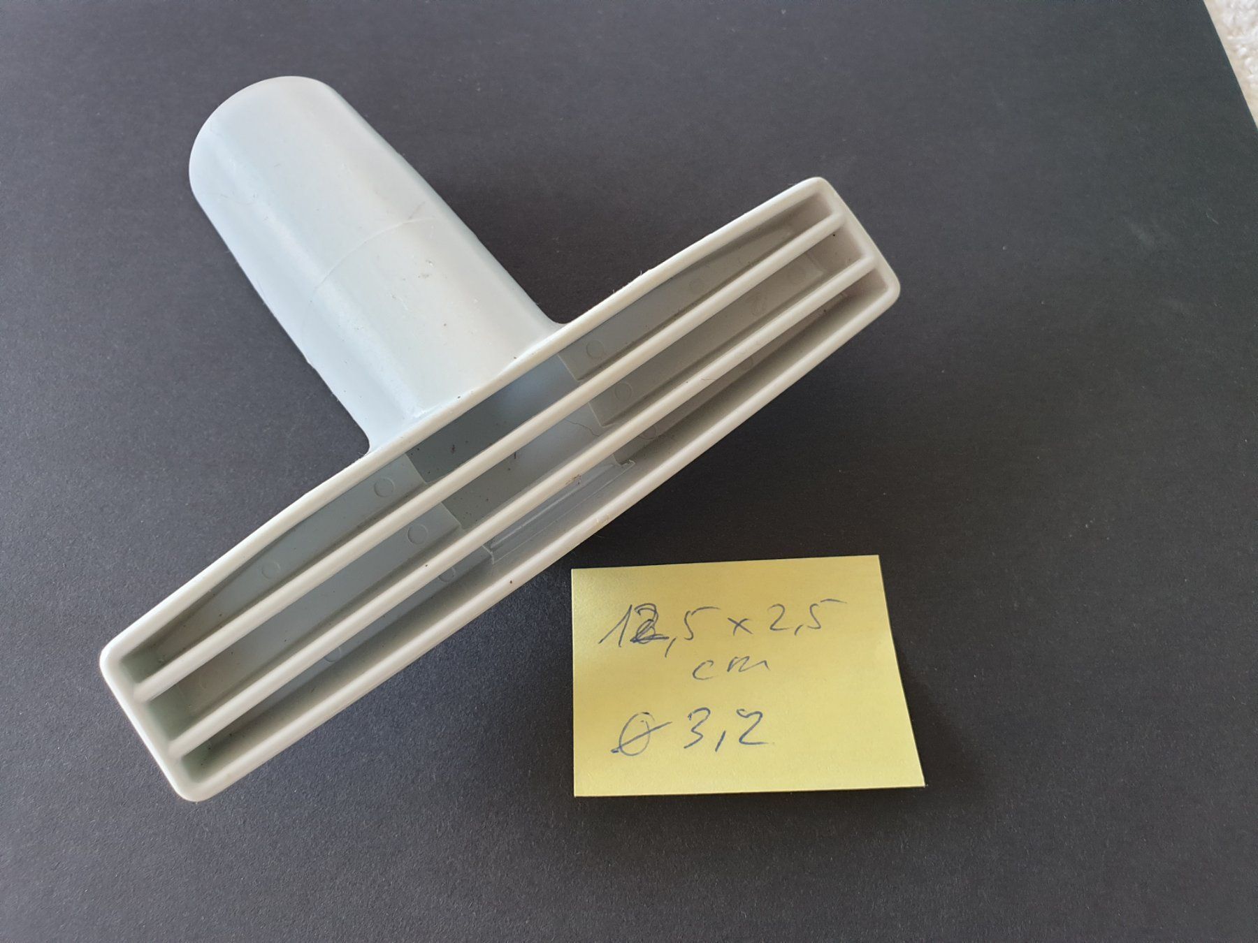 Aspirapolveri & Accessori: Staubsaugerfuss Ø 2,8 / 3,2cm – Nuovo (secondo la descrizione) da Biel/Bienne venduto da bormida63