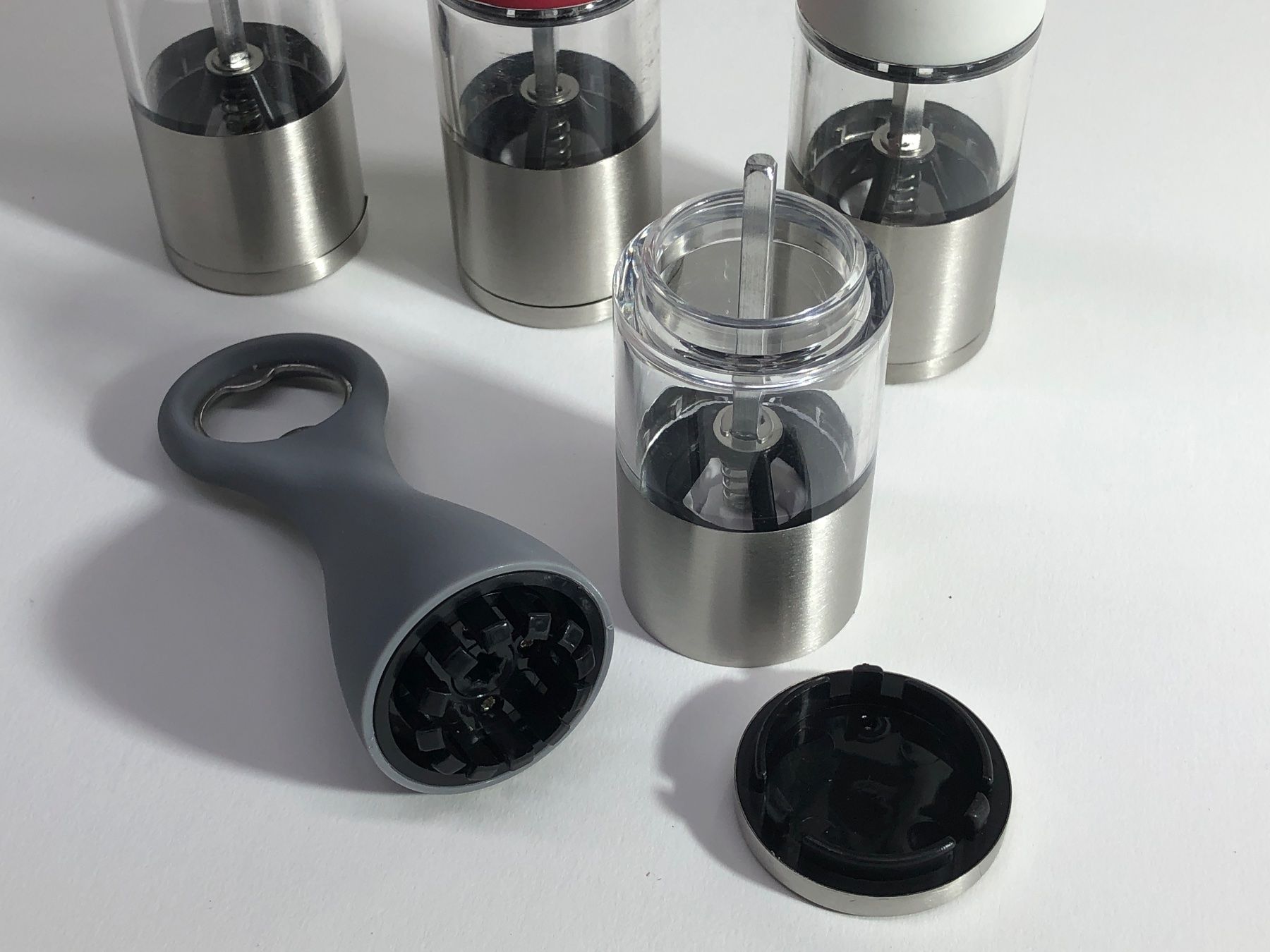 Küchengeräte: Salz und Pfeffermühle - mit Flaschenöffner – Neu und originalverpackt aus Bergdietikon von Garak 2