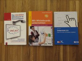 Schule - Interaktive Whiteboard / Wandtafel IWB - 3 Bücher