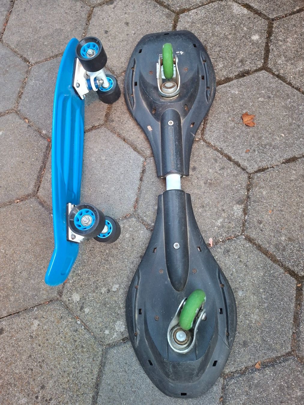 Skateboards: Waveboard & Scateboard blau – Usato da Bäriswil BE venduto da Rezz 1