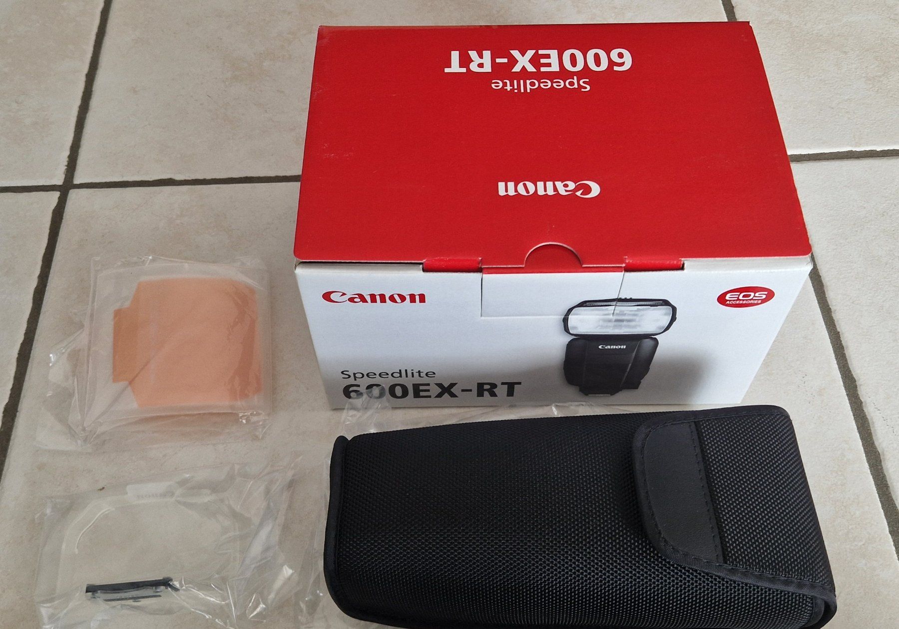 Flash: ***** Flash Canon Speedlite 600EX-RT - Neuf – Nuovo e nell'imballaggio originale da Villaz-St-Pierre venduto da Ubid 1