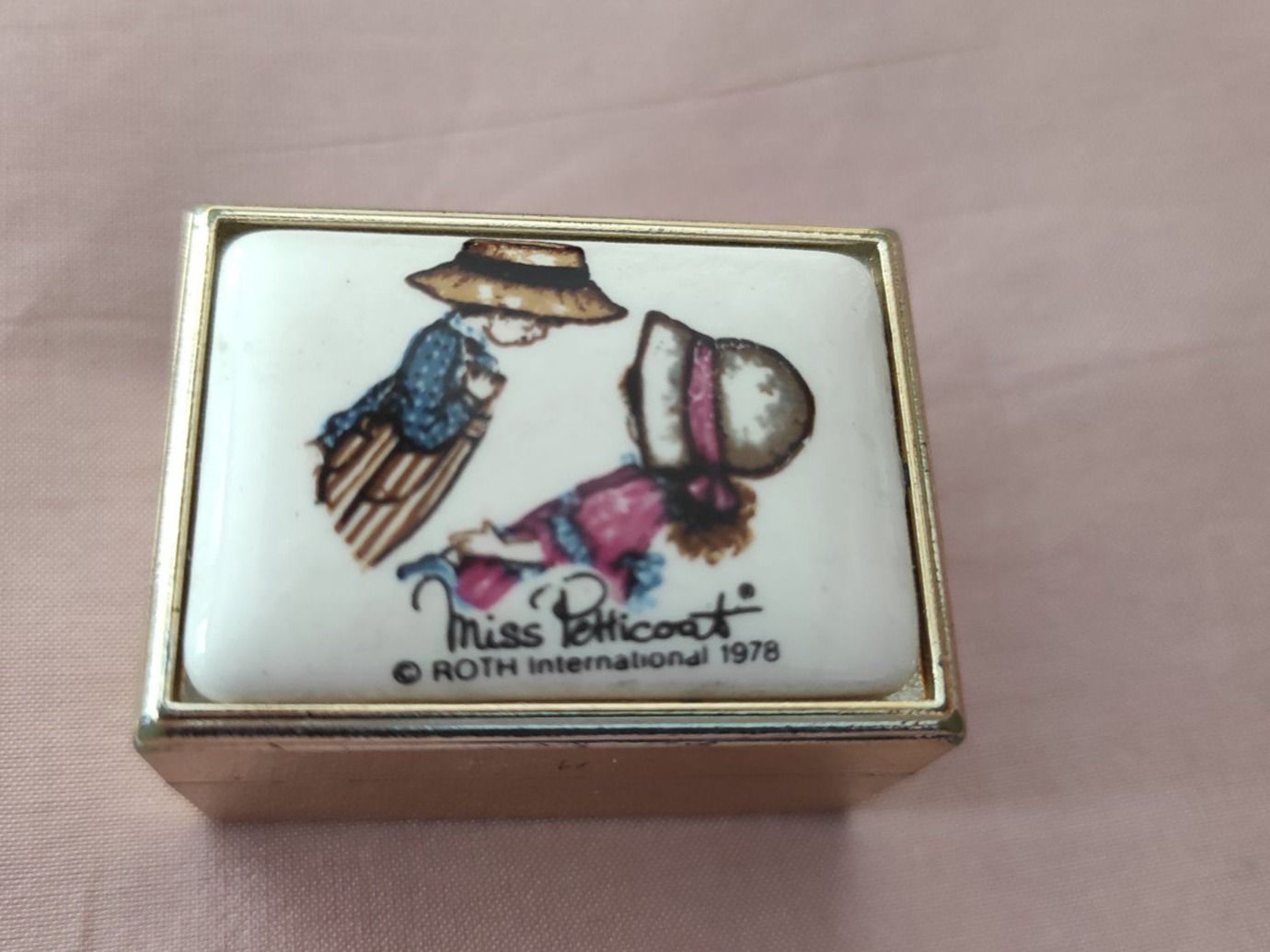 Altro in Cosmetici & Cura: Pillendöschen / Petite boîte à pilules – Usato da Porrentruy venduto da Olifante