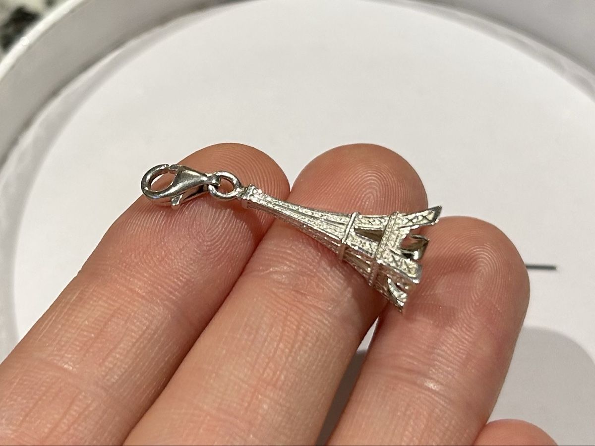 Thomas Sabo Anhänger: Thomas Sabo Charm Eiffelturm, 925 Silber 🩶 – Neu (gemäss Beschreibung) aus Itingen von Kiiwi03