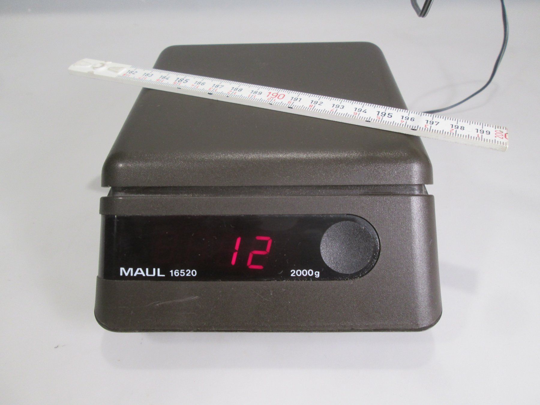 Altra tecnologia per ufficio: Briefwaage MAUL, W.Germany / 220V oder Batt. / bis 2kg – Usato da Rapperswil SG venduto da designandmore 8