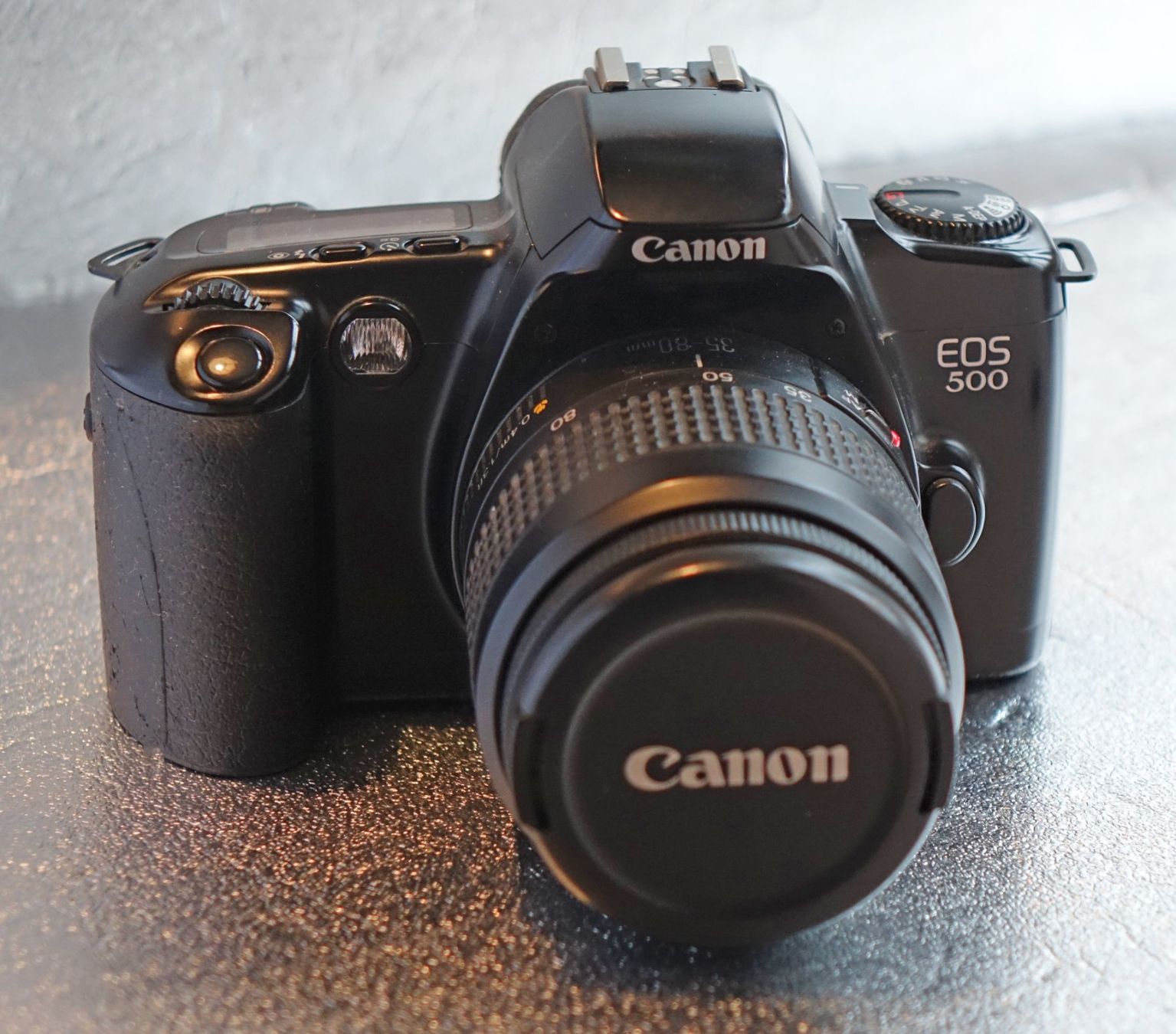 Canon Fotocamera: Canon EOS 500 (argentique) avec 2 objectif – Usato da Bern venduto da drissmanchoube
