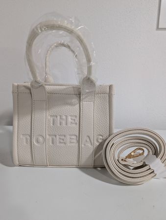 schöne kleine Tasche (no Name Produkt)