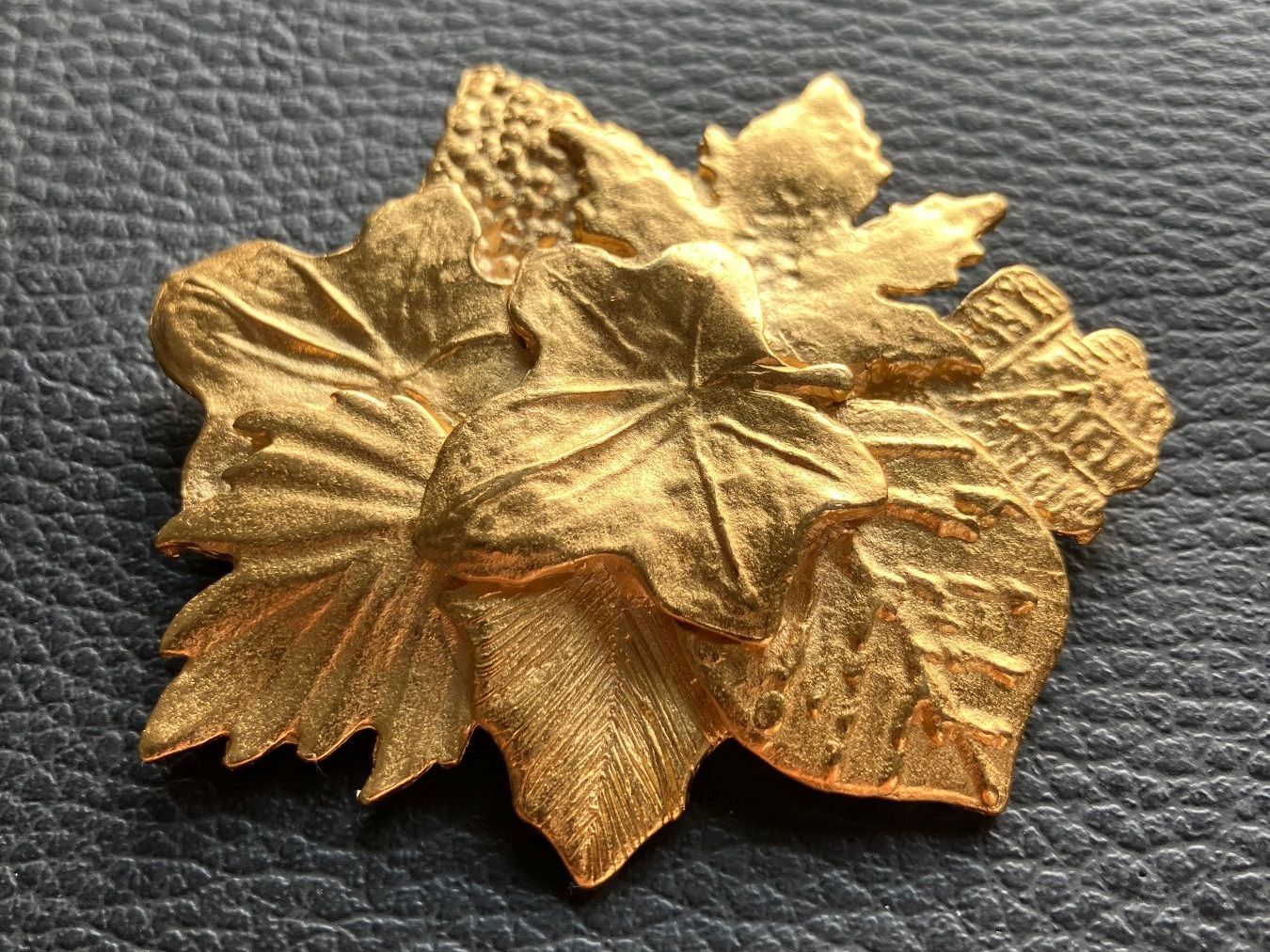 Broschen & Nadeln: Broche vintage AGATHA Paris – Gebraucht aus Peseux von CharmeCommerce 1