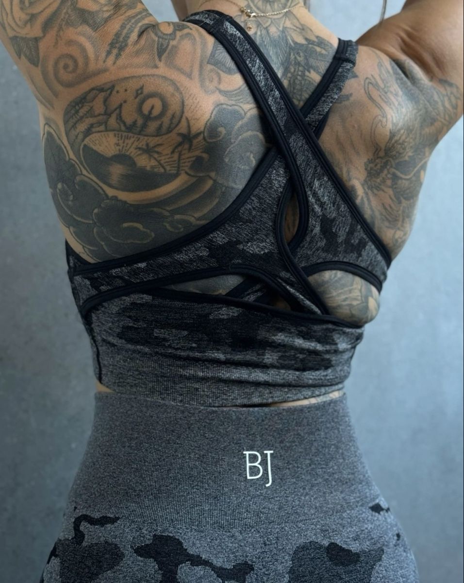 Kleiderpakete: Ensemble de sport camouflage gris - NEUF – Neu und originalverpackt aus Ardon von cam_f86l 1