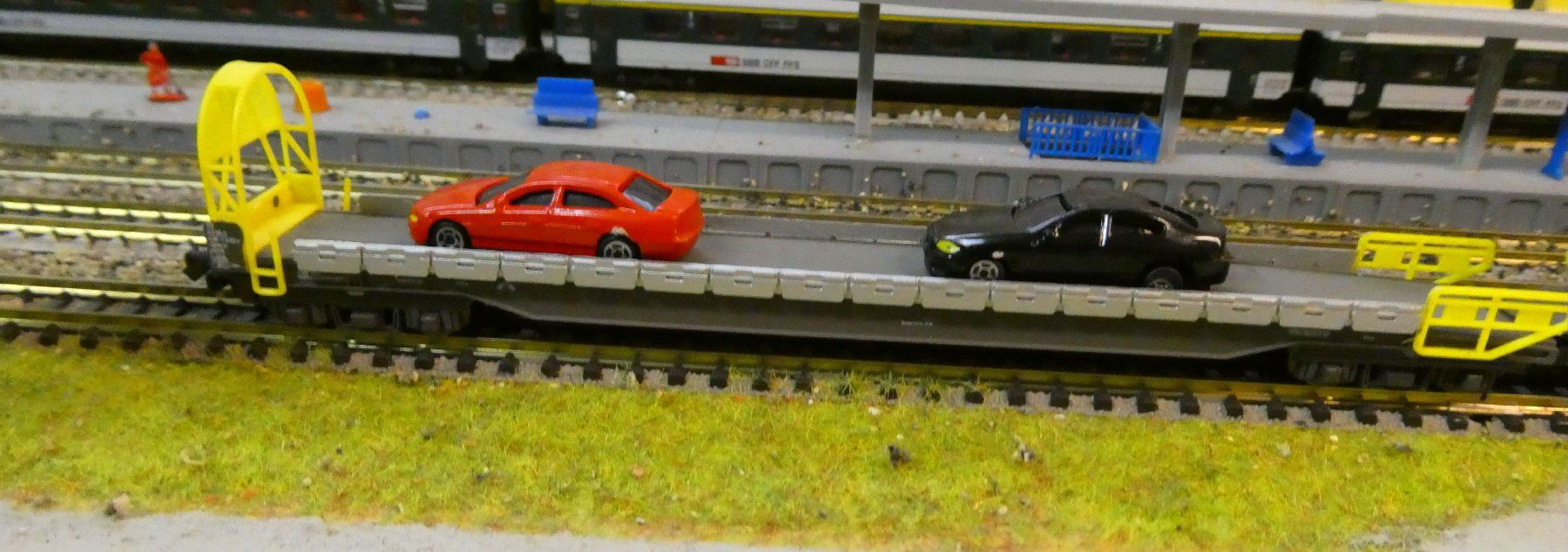 Hobbytrain Modelleisenbahnen: 7 Hobbytrain Autowagen mit 25 PW – Neu (gemäss Beschreibung) aus Rupperswil von Ropi03 1