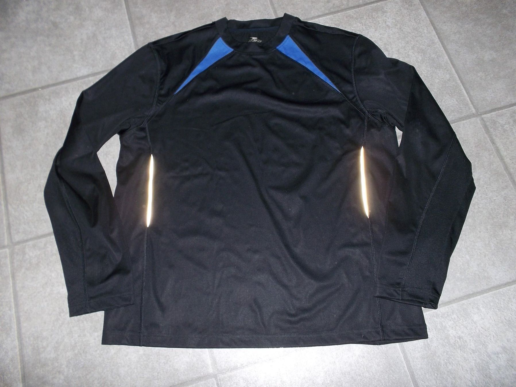 T-shirt: 2 Herren Laufshirt Grösse 50 / 52 – Usato da Kaltbrunn venduto da Cindy99 1
